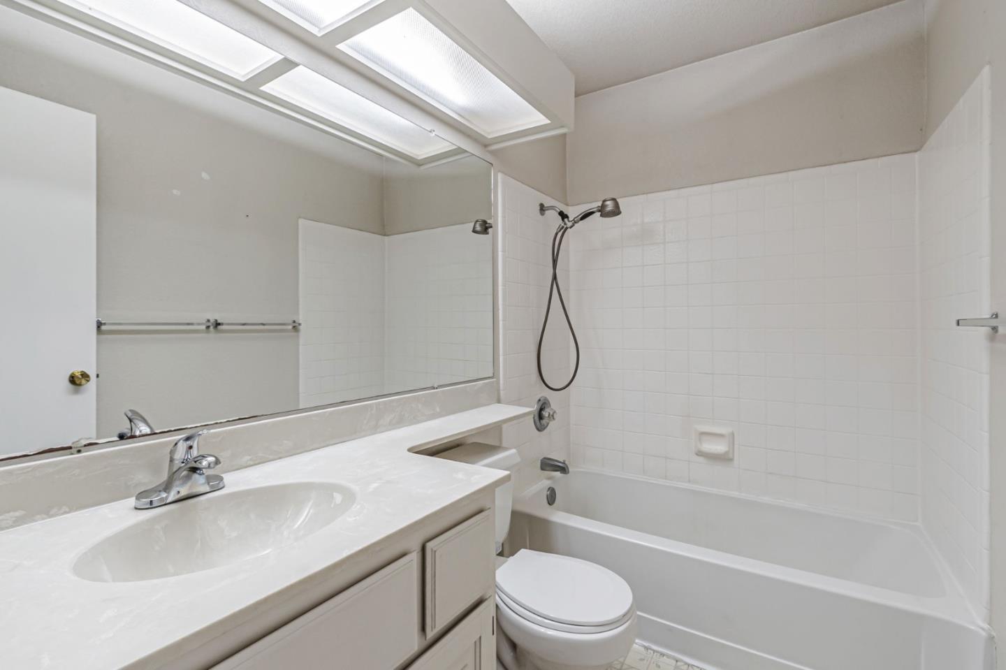 Detail Gallery Image 16 of 19 For 1189 Krebs Ct, San Jose,  CA 95131 - 4 Beds | 2/1 Baths