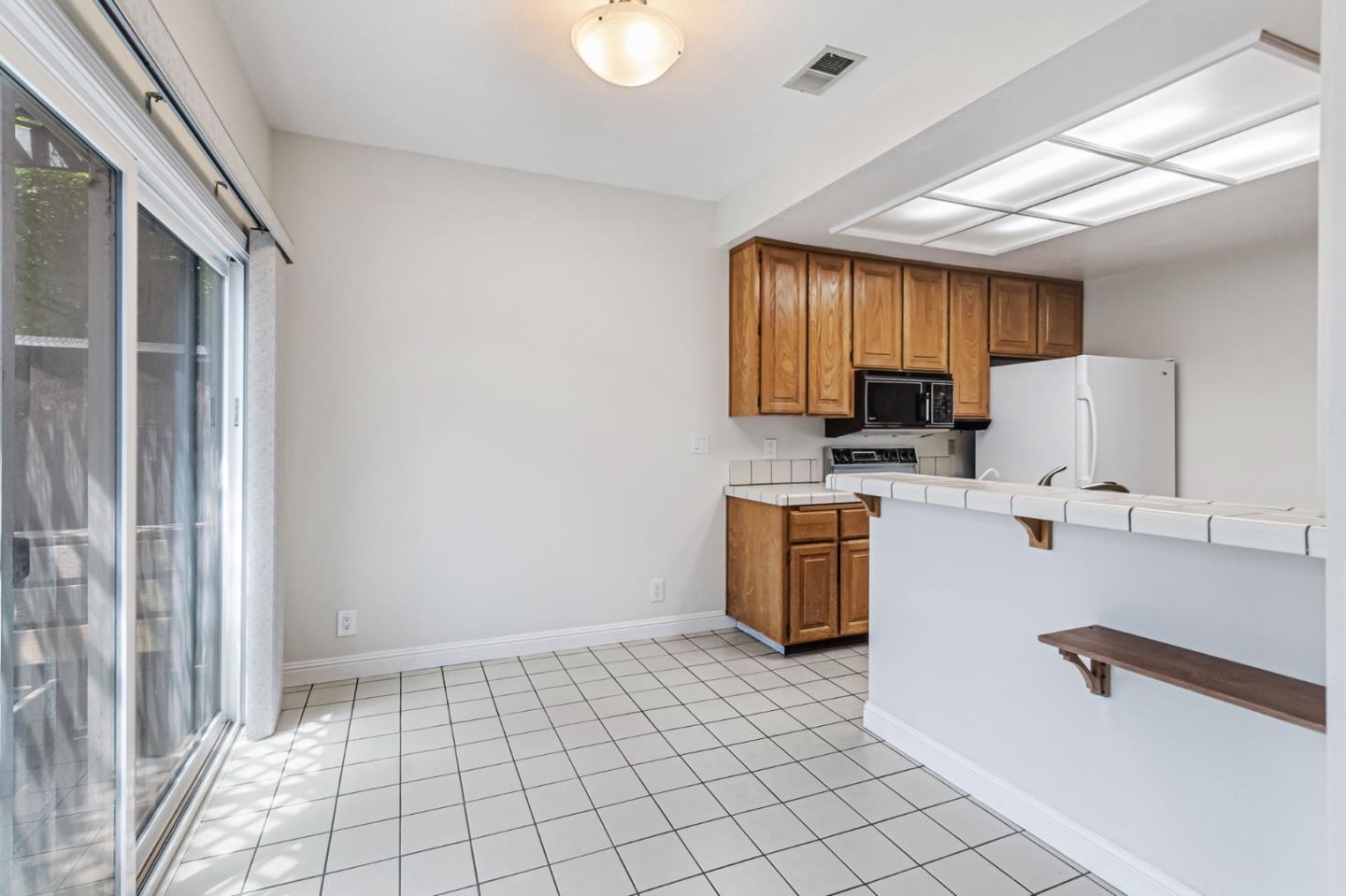 Detail Gallery Image 7 of 19 For 1189 Krebs Ct, San Jose,  CA 95131 - 4 Beds | 2/1 Baths