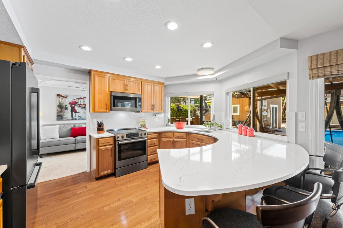 Detail Gallery Image 12 of 67 For 7593 Spruce Ct, Gilroy,  CA 95020 - 3 Beds | 3 Baths