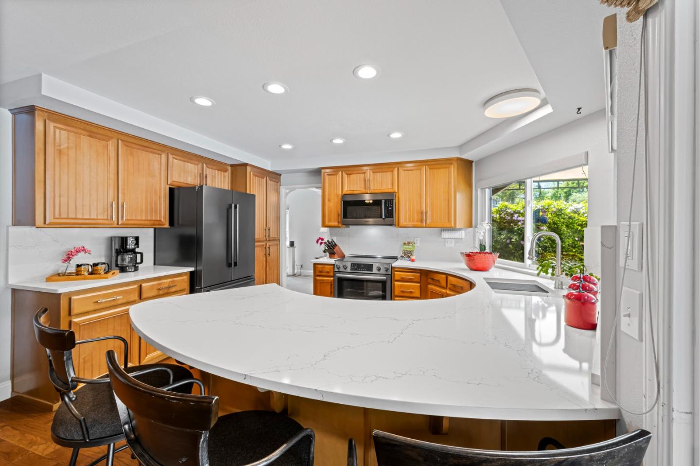 Detail Gallery Image 13 of 67 For 7593 Spruce Ct, Gilroy,  CA 95020 - 3 Beds | 3 Baths