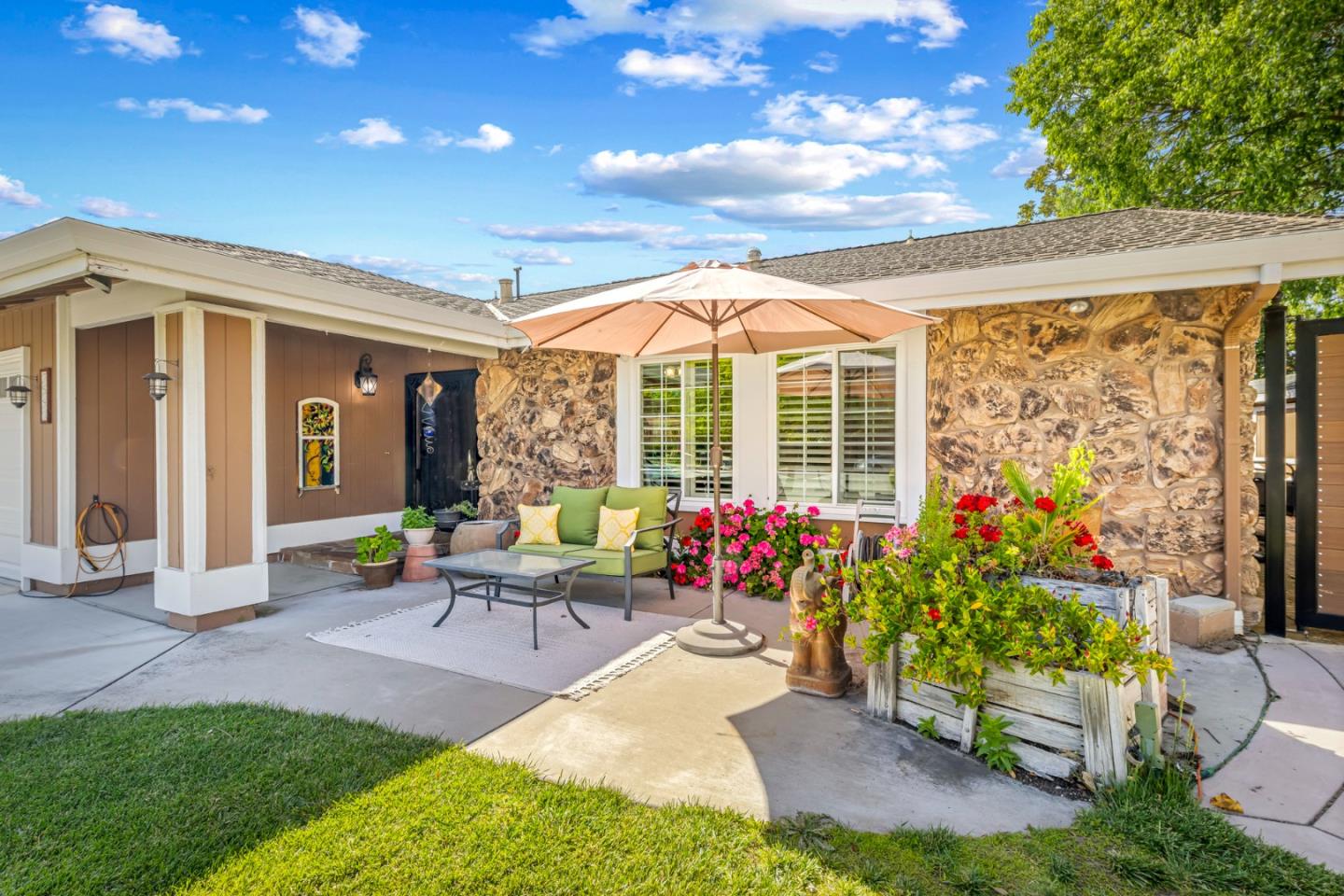 Detail Gallery Image 4 of 67 For 7593 Spruce Ct, Gilroy,  CA 95020 - 3 Beds | 3 Baths