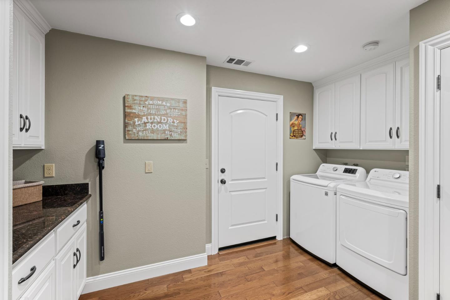 Detail Gallery Image 6 of 67 For 7593 Spruce Ct, Gilroy,  CA 95020 - 3 Beds | 3 Baths
