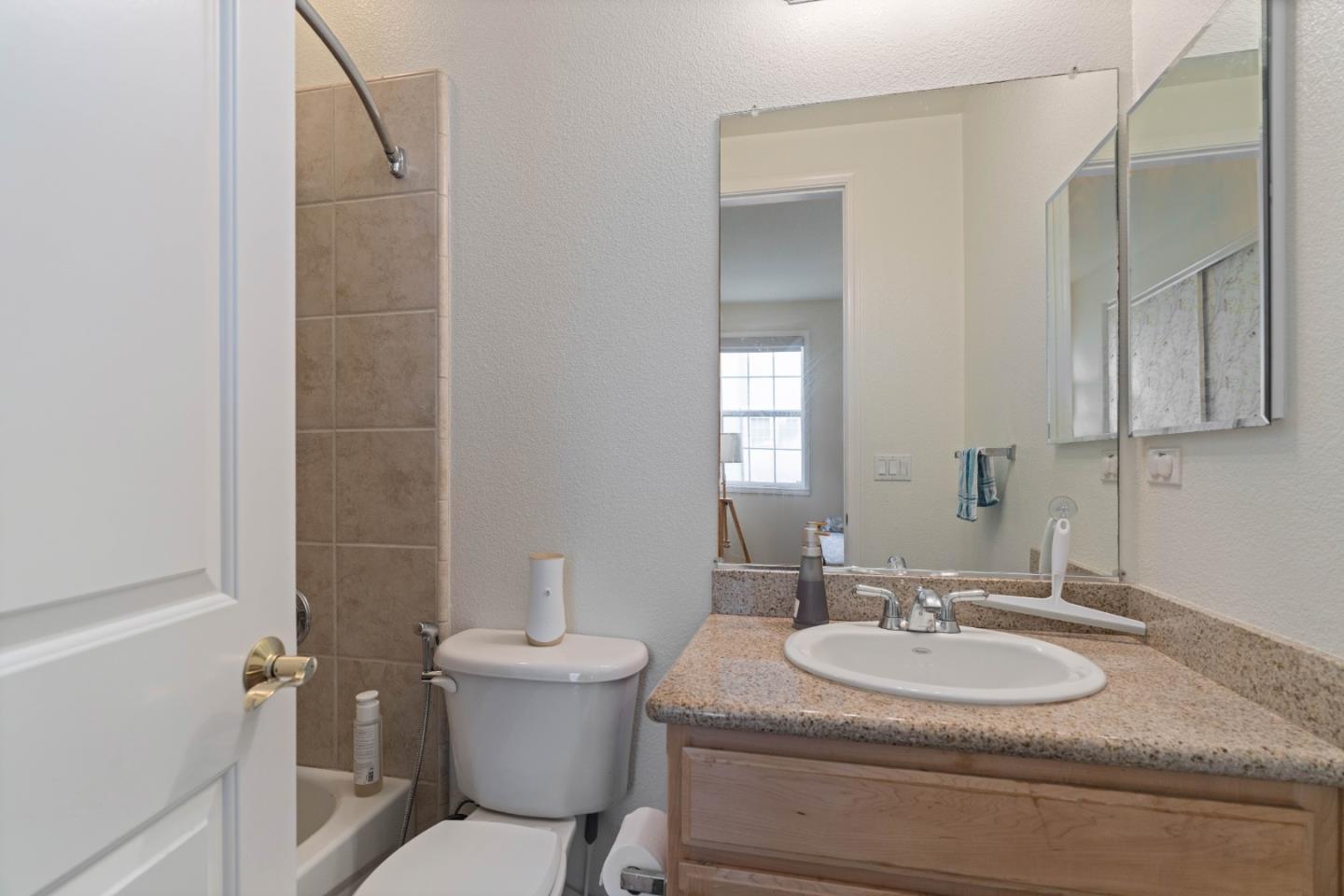 Detail Gallery Image 23 of 44 For 3685 Whitworth Dr, Dublin,  CA 94568 - 3 Beds | 3/1 Baths