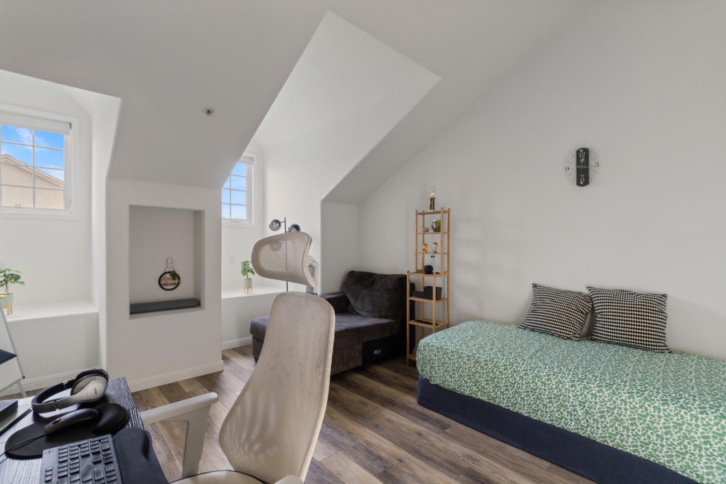 Detail Gallery Image 26 of 44 For 3685 Whitworth Dr, Dublin,  CA 94568 - 3 Beds | 3/1 Baths