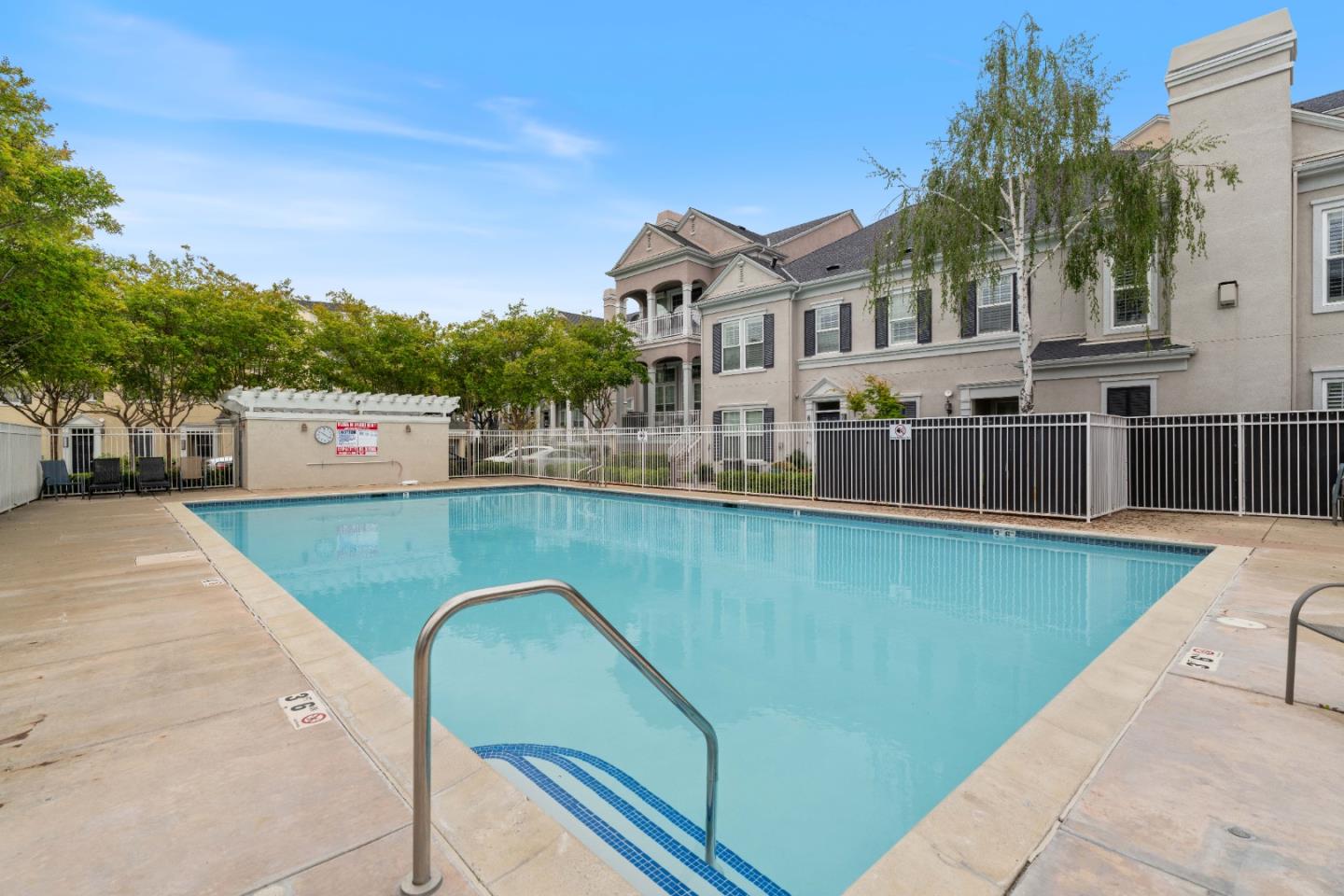 Detail Gallery Image 31 of 44 For 3685 Whitworth Dr, Dublin,  CA 94568 - 3 Beds | 3/1 Baths