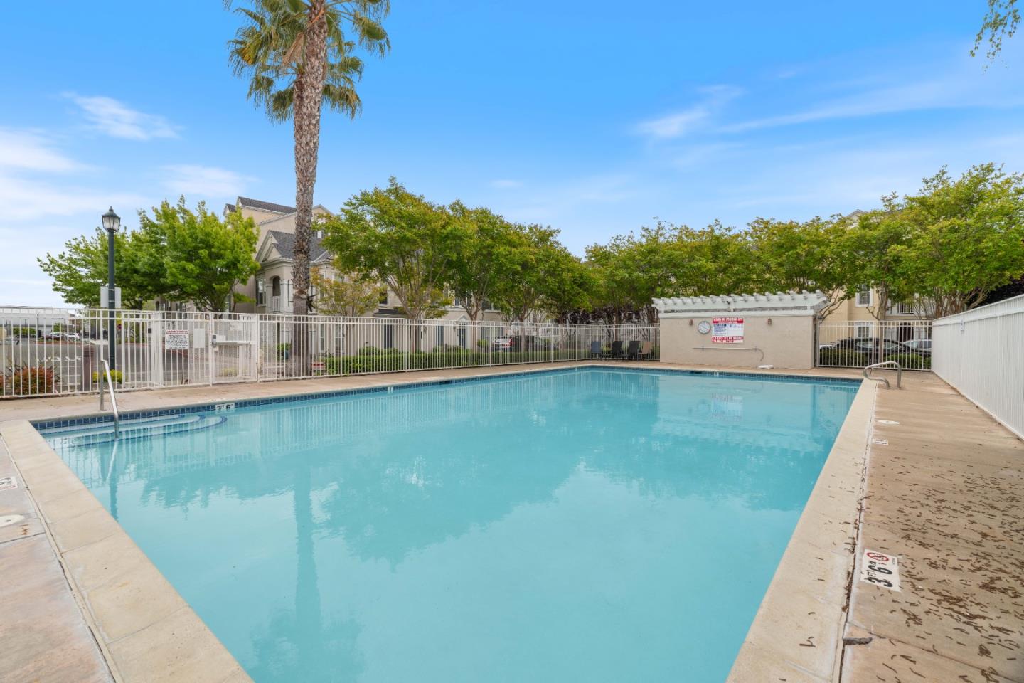Detail Gallery Image 32 of 44 For 3685 Whitworth Dr, Dublin,  CA 94568 - 3 Beds | 3/1 Baths