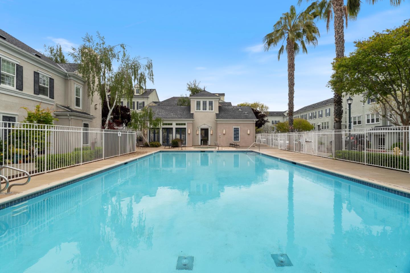 Detail Gallery Image 33 of 44 For 3685 Whitworth Dr, Dublin,  CA 94568 - 3 Beds | 3/1 Baths