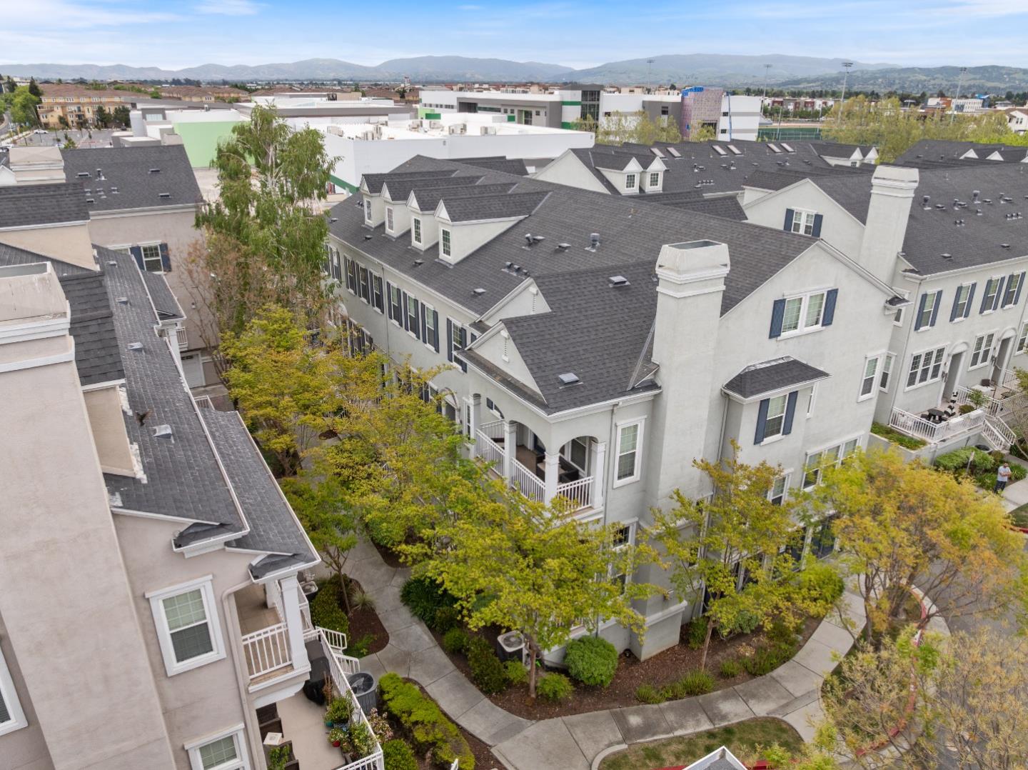 Detail Gallery Image 36 of 44 For 3685 Whitworth Dr, Dublin,  CA 94568 - 3 Beds | 3/1 Baths