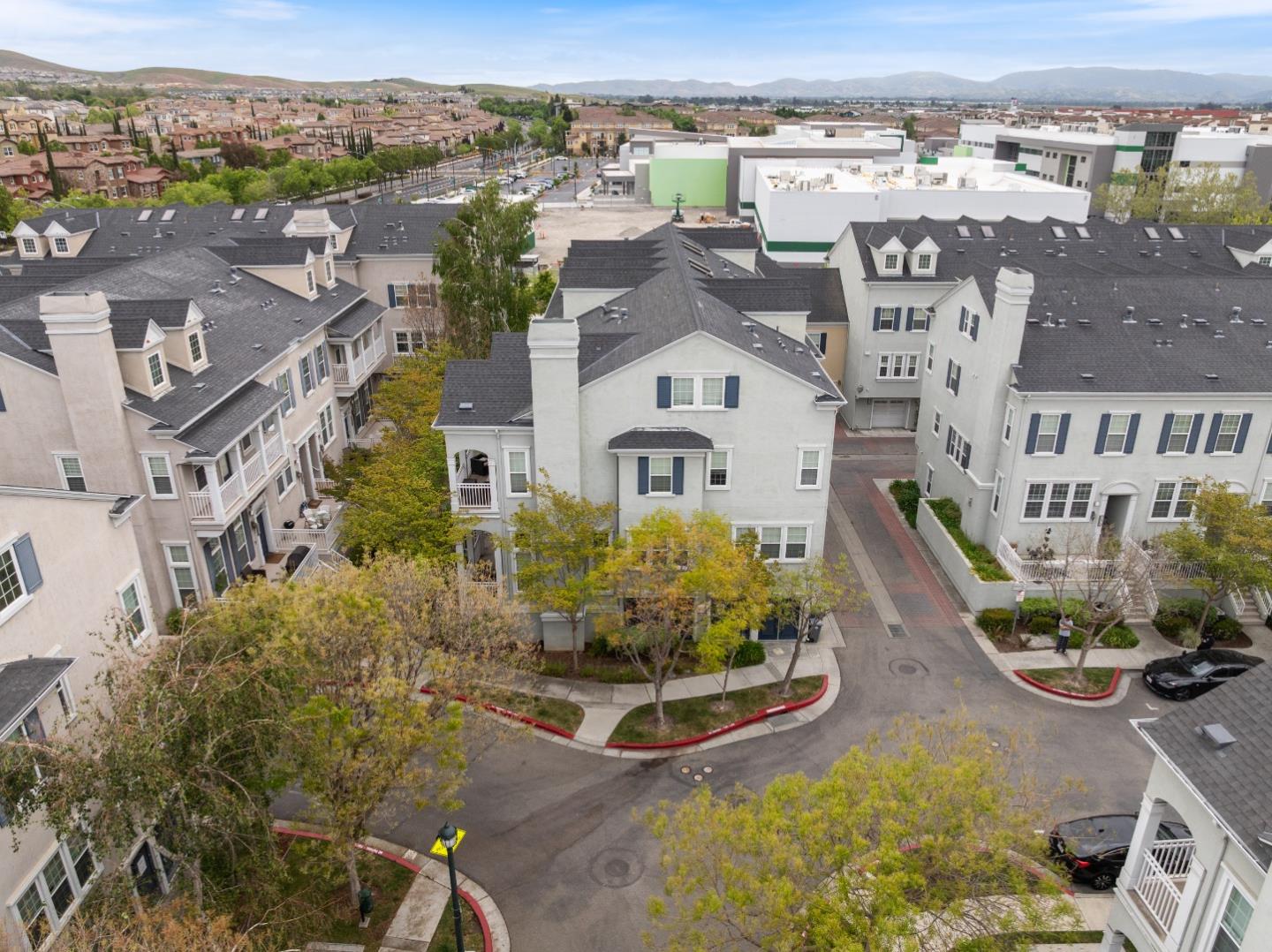 Detail Gallery Image 37 of 44 For 3685 Whitworth Dr, Dublin,  CA 94568 - 3 Beds | 3/1 Baths