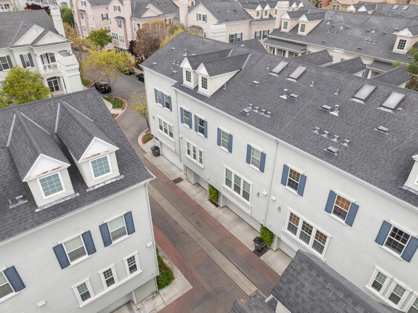 Detail Gallery Image 38 of 44 For 3685 Whitworth Dr, Dublin,  CA 94568 - 3 Beds | 3/1 Baths