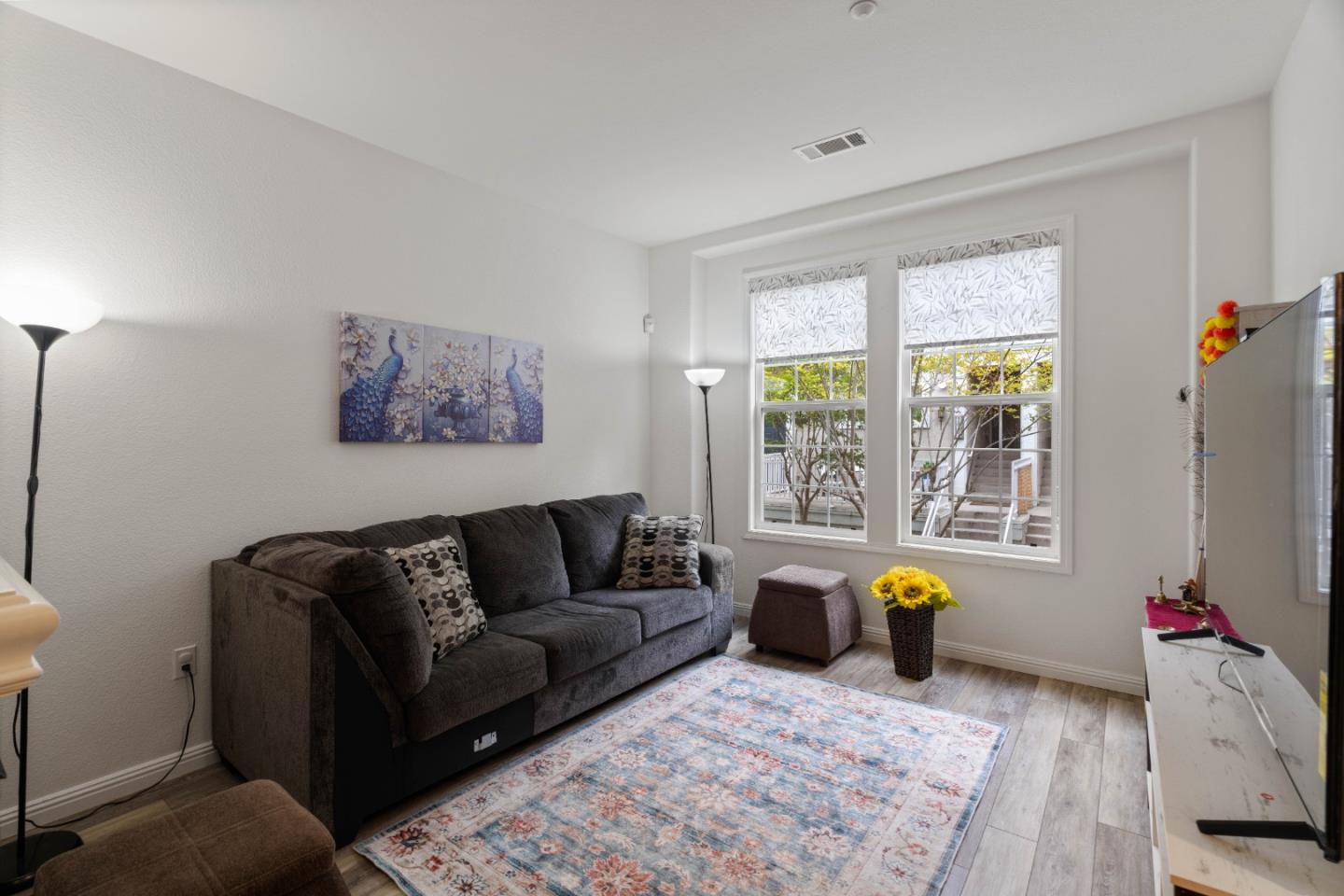 Detail Gallery Image 6 of 44 For 3685 Whitworth Dr, Dublin,  CA 94568 - 3 Beds | 3/1 Baths
