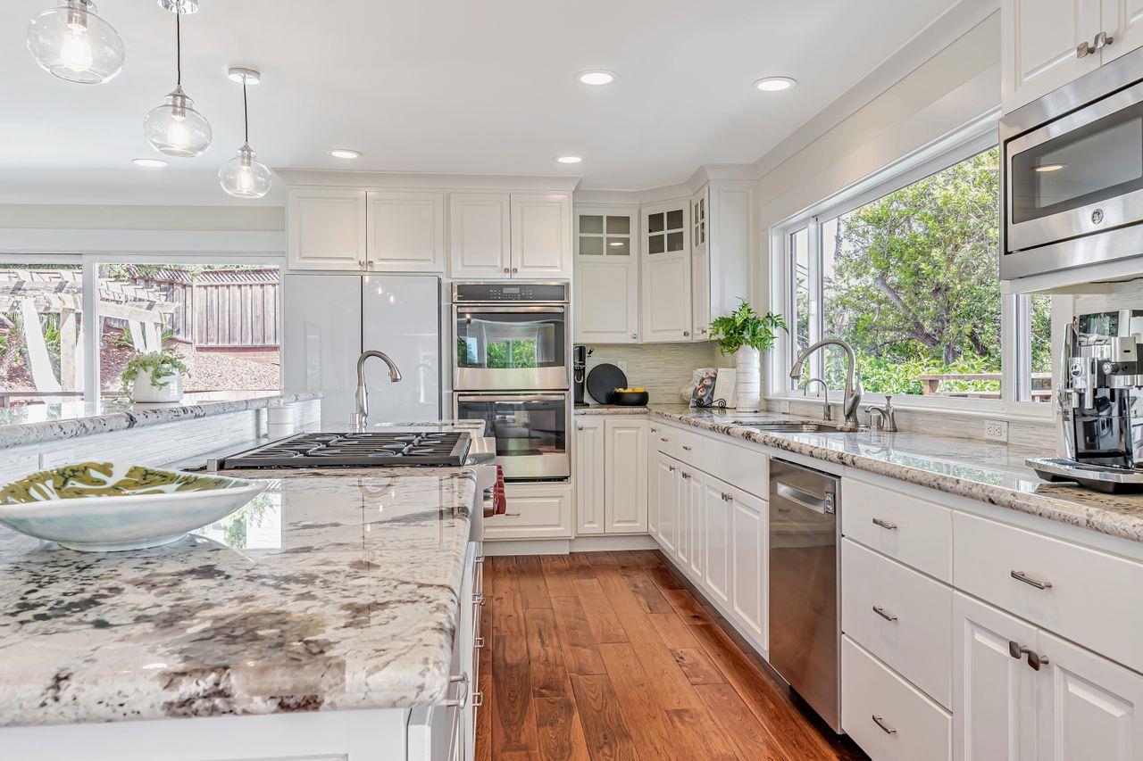 Detail Gallery Image 14 of 63 For 30 Valley Rd, San Carlos,  CA 94070 - 4 Beds | 2 Baths
