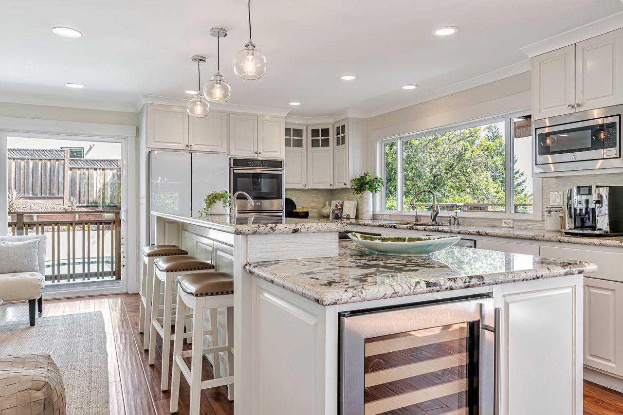 Detail Gallery Image 15 of 63 For 30 Valley Rd, San Carlos,  CA 94070 - 4 Beds | 2 Baths