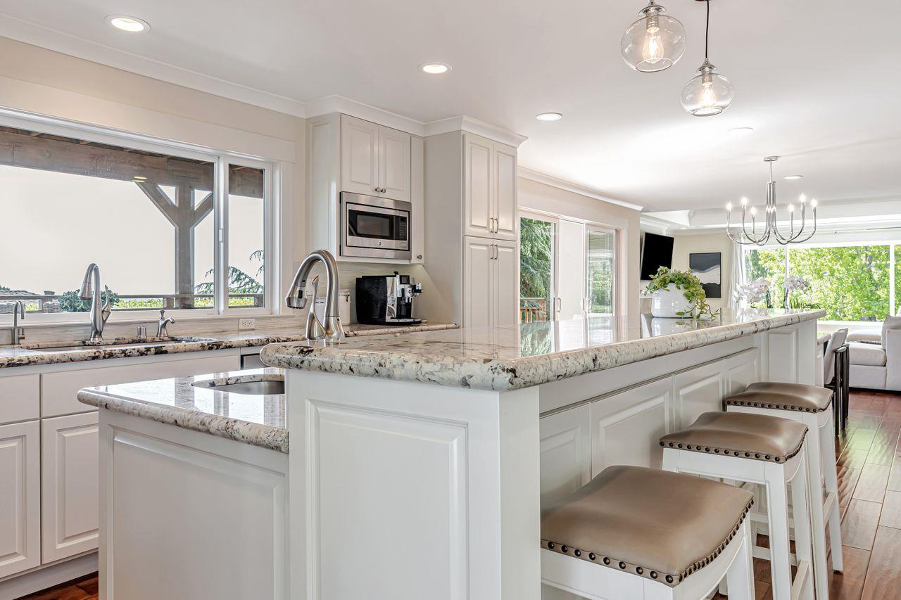 Detail Gallery Image 16 of 63 For 30 Valley Rd, San Carlos,  CA 94070 - 4 Beds | 2 Baths