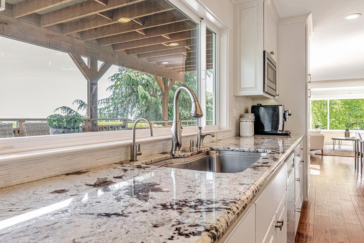 Detail Gallery Image 19 of 63 For 30 Valley Rd, San Carlos,  CA 94070 - 4 Beds | 2 Baths