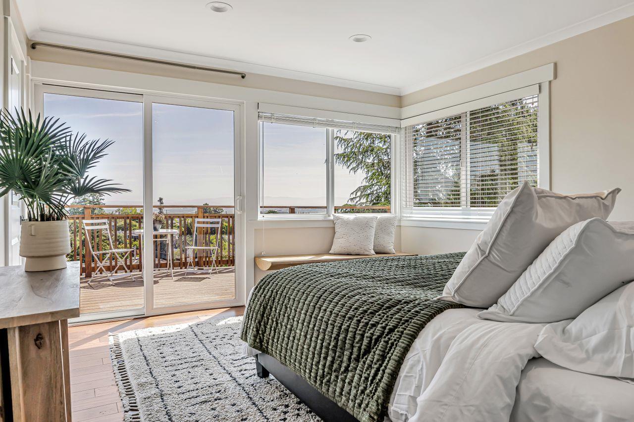 Detail Gallery Image 28 of 63 For 30 Valley Rd, San Carlos,  CA 94070 - 4 Beds | 2 Baths