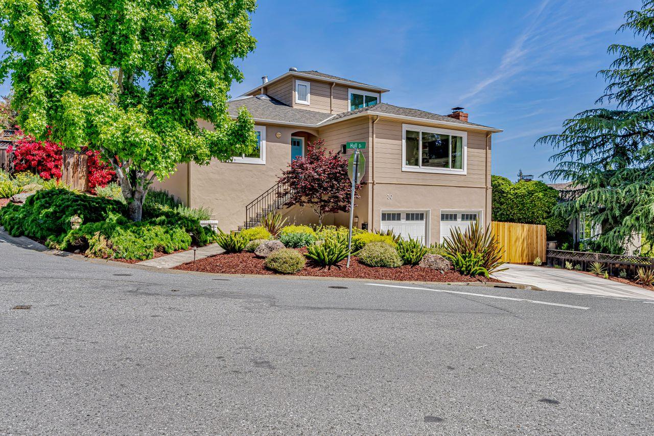 Detail Gallery Image 3 of 63 For 30 Valley Rd, San Carlos,  CA 94070 - 4 Beds | 2 Baths