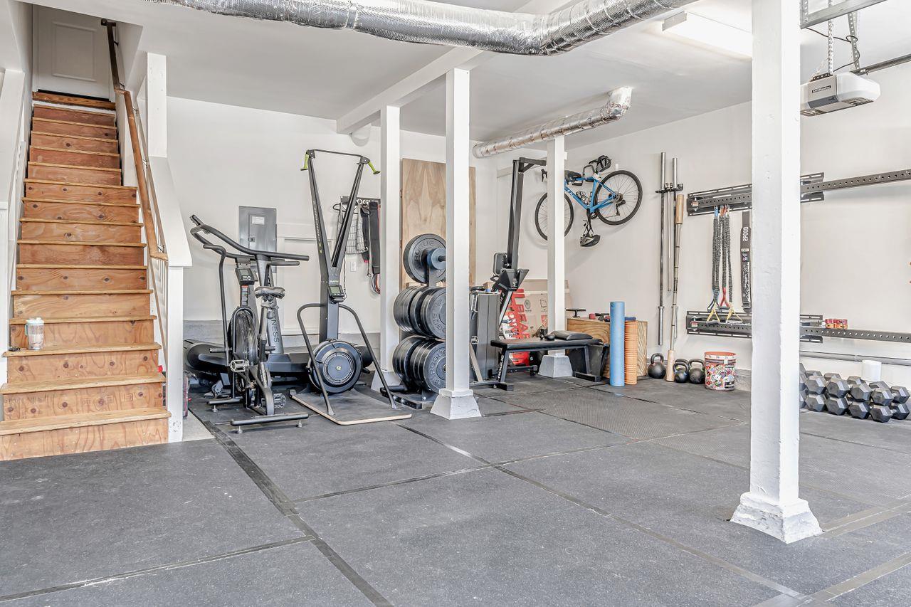 Detail Gallery Image 35 of 63 For 30 Valley Rd, San Carlos,  CA 94070 - 4 Beds | 2 Baths