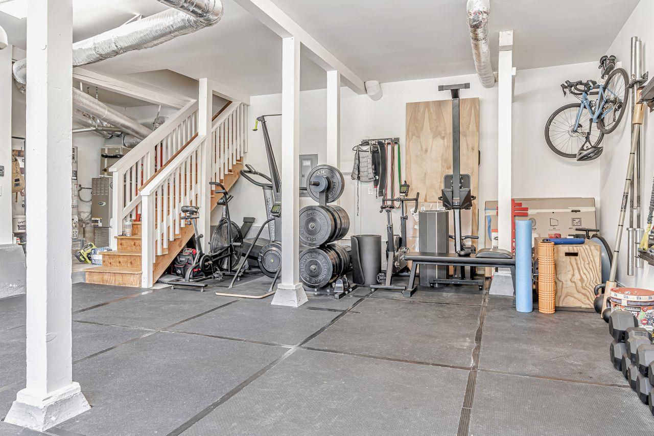 Detail Gallery Image 36 of 63 For 30 Valley Rd, San Carlos,  CA 94070 - 4 Beds | 2 Baths