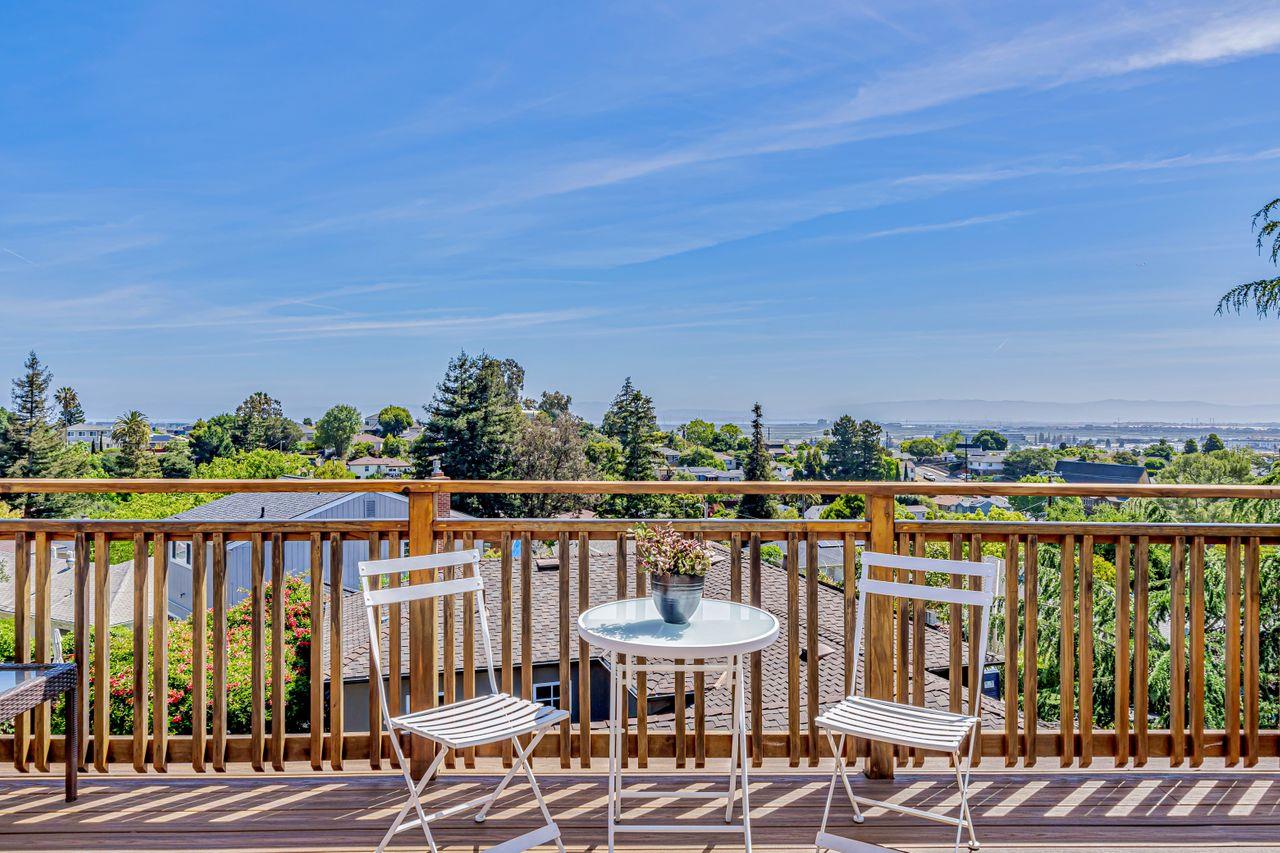 Detail Gallery Image 38 of 63 For 30 Valley Rd, San Carlos,  CA 94070 - 4 Beds | 2 Baths