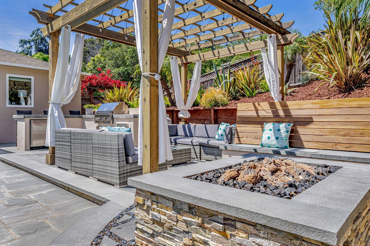 Detail Gallery Image 48 of 63 For 30 Valley Rd, San Carlos,  CA 94070 - 4 Beds | 2 Baths