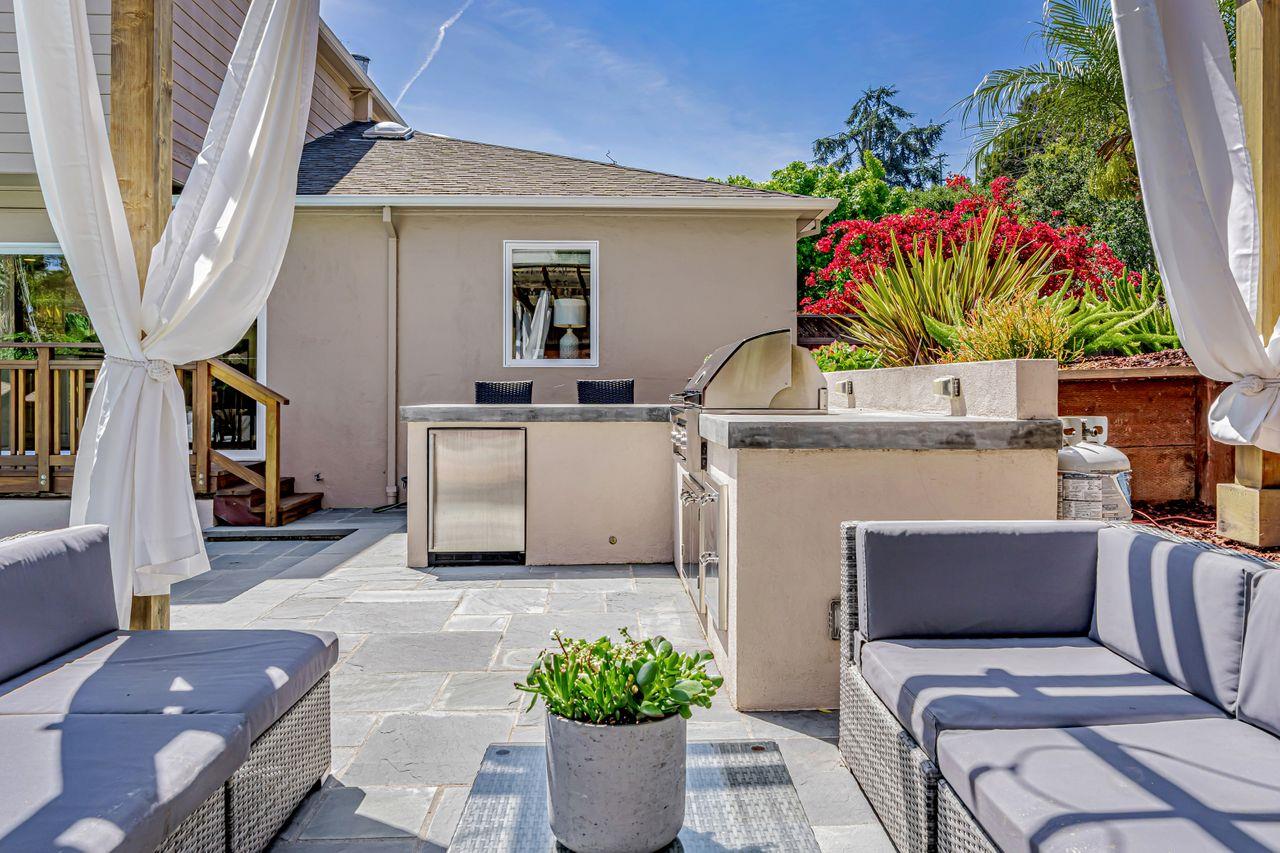 Detail Gallery Image 51 of 63 For 30 Valley Rd, San Carlos,  CA 94070 - 4 Beds | 2 Baths