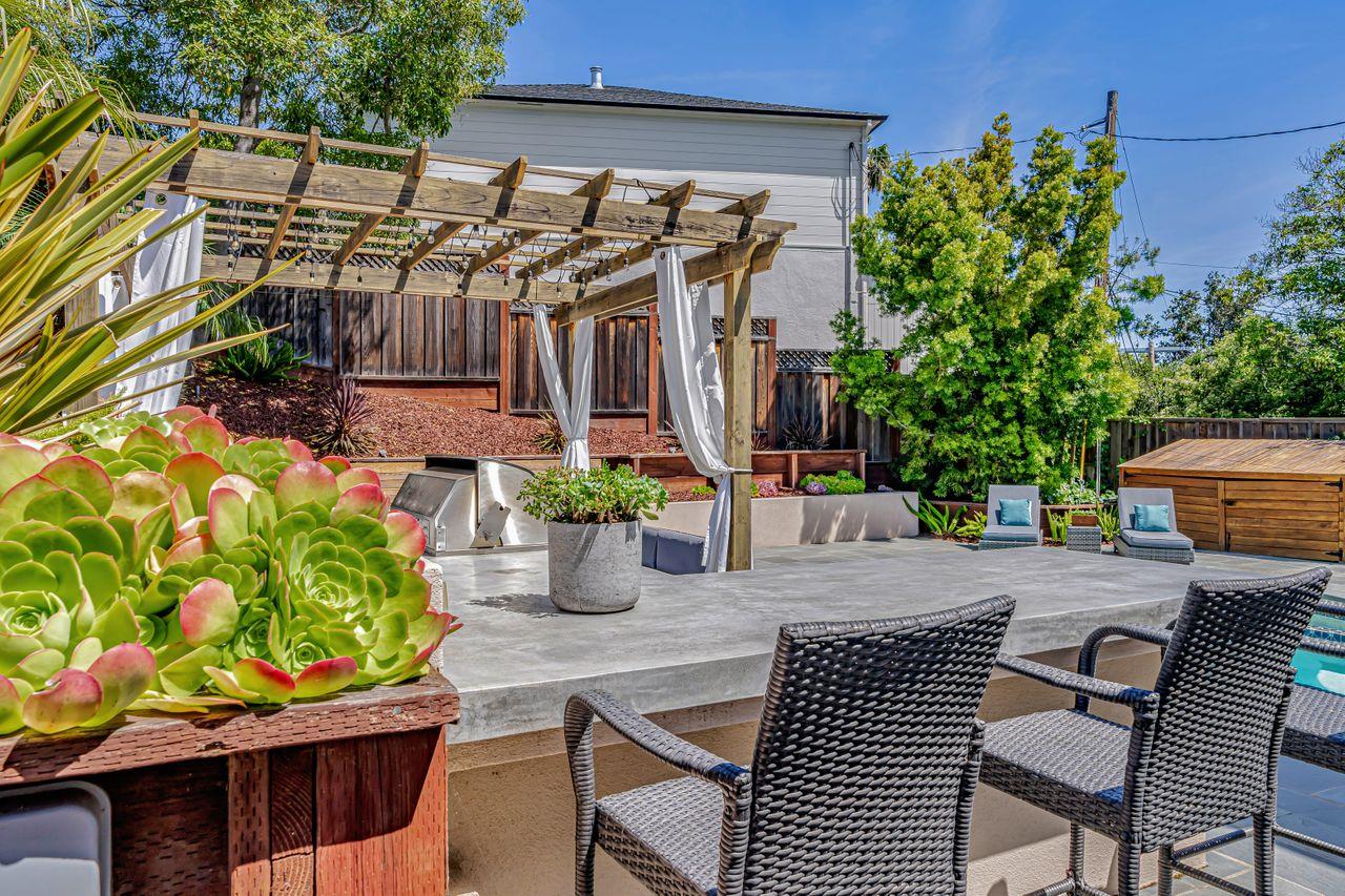 Detail Gallery Image 54 of 63 For 30 Valley Rd, San Carlos,  CA 94070 - 4 Beds | 2 Baths