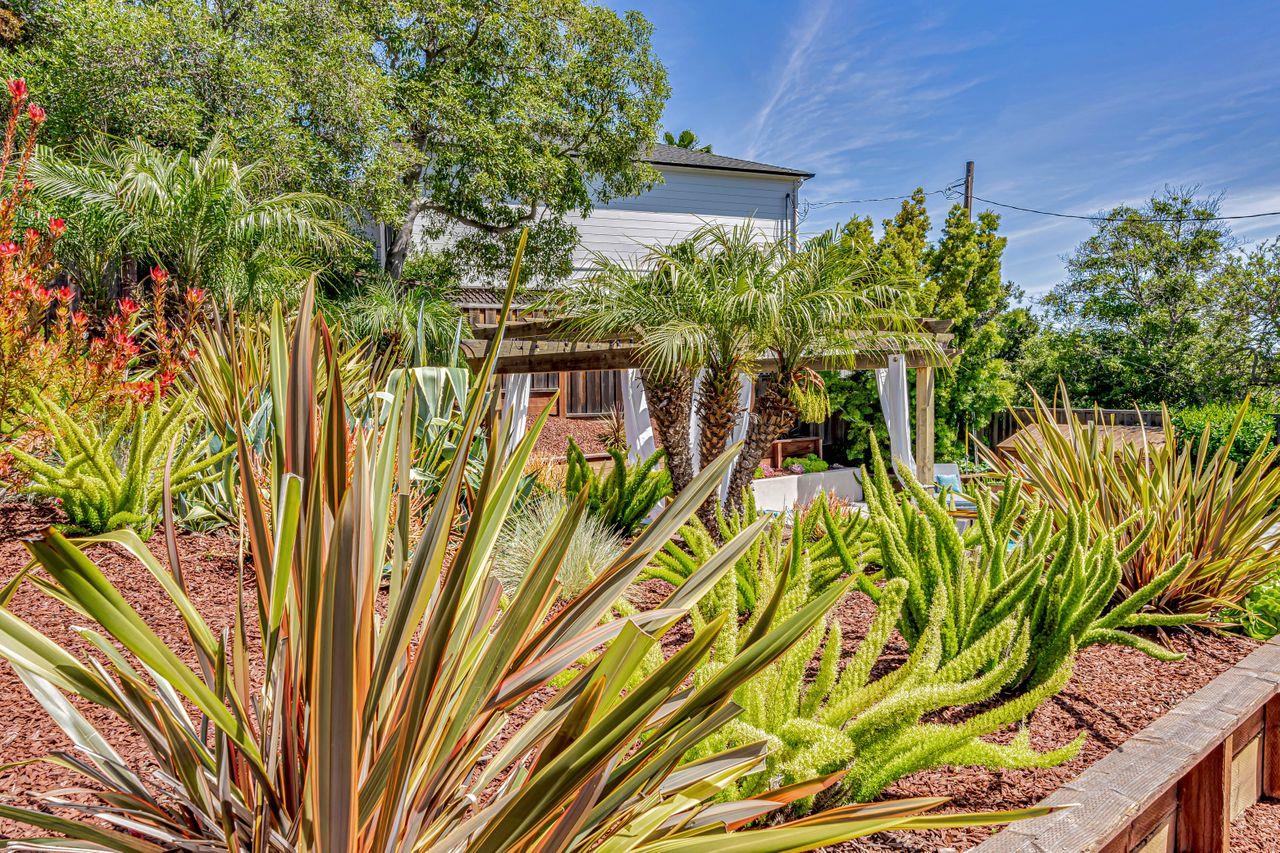 Detail Gallery Image 60 of 63 For 30 Valley Rd, San Carlos,  CA 94070 - 4 Beds | 2 Baths
