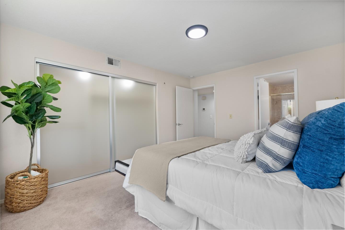 Detail Gallery Image 13 of 40 For 807 Portwalk Pl, Redwood City,  CA 94065 - 3 Beds | 2 Baths
