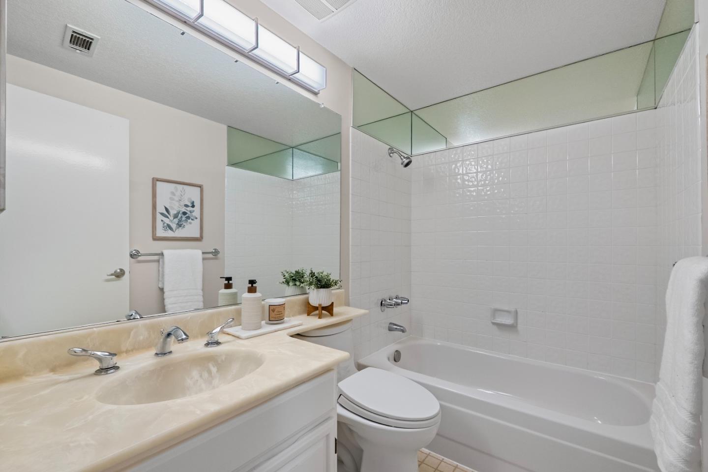 Detail Gallery Image 20 of 40 For 807 Portwalk Pl, Redwood City,  CA 94065 - 3 Beds | 2 Baths