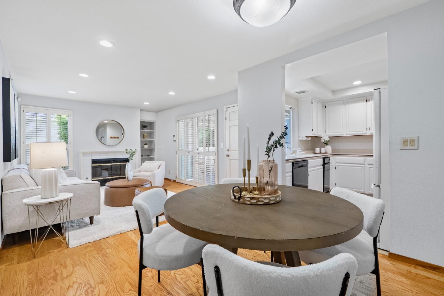 Detail Gallery Image 7 of 40 For 807 Portwalk Pl, Redwood City,  CA 94065 - 3 Beds | 2 Baths