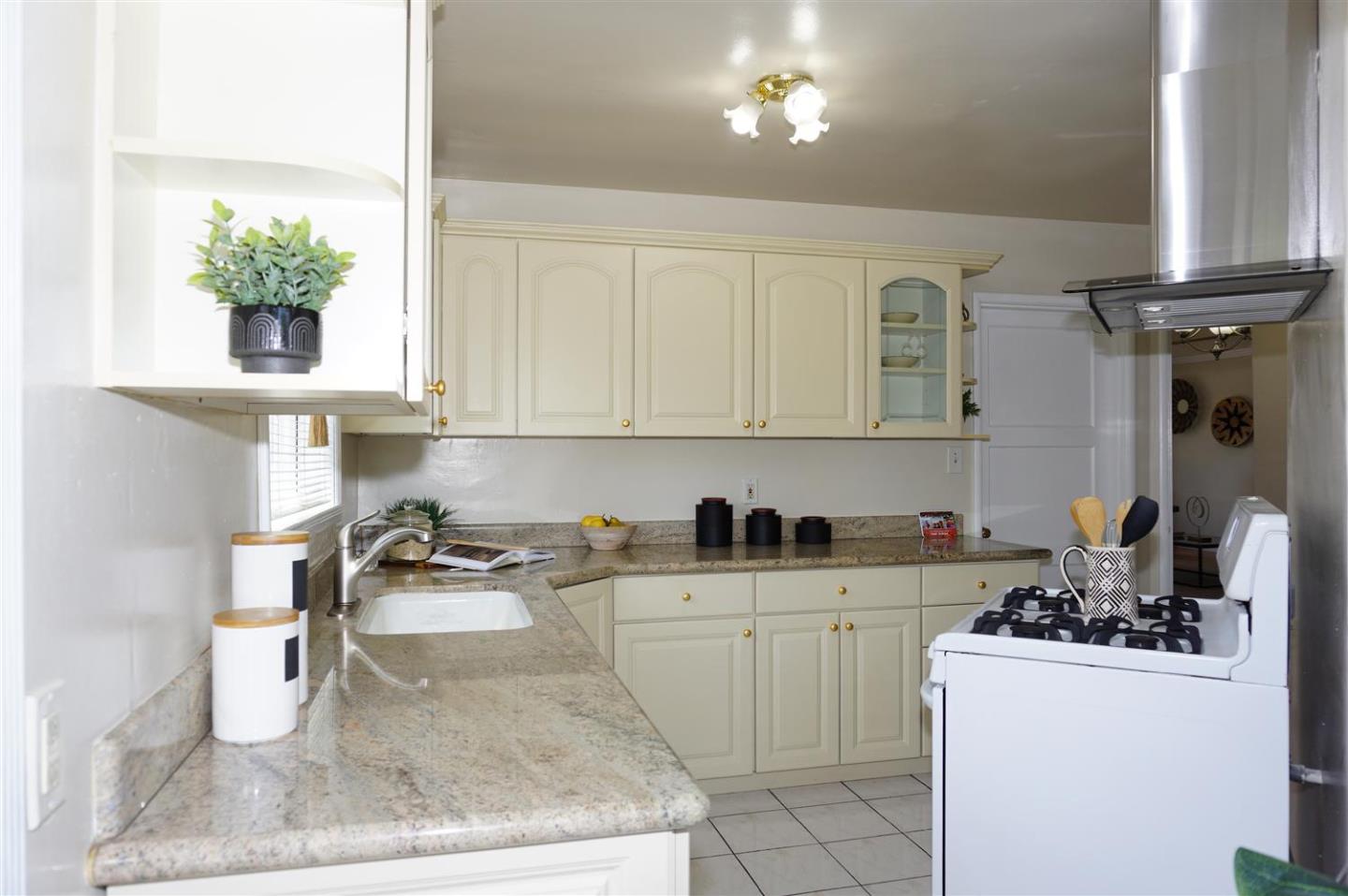 Detail Gallery Image 11 of 30 For 1064 Meridian Ave, San Jose,  CA 95125 - 3 Beds | 2 Baths