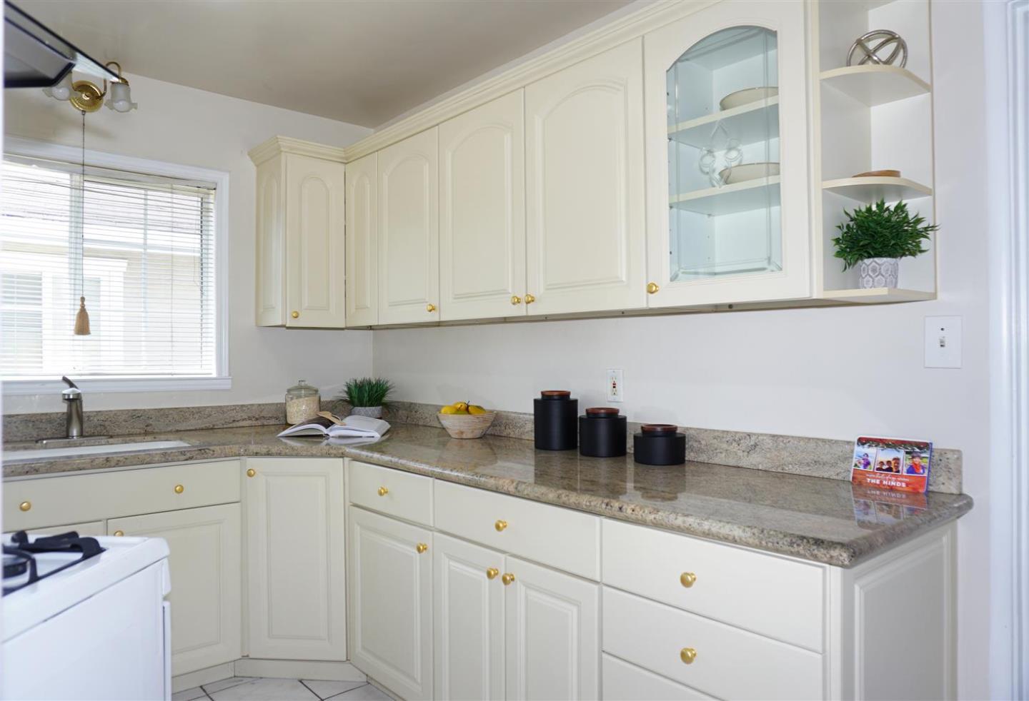 Detail Gallery Image 12 of 30 For 1064 Meridian Ave, San Jose,  CA 95125 - 3 Beds | 2 Baths