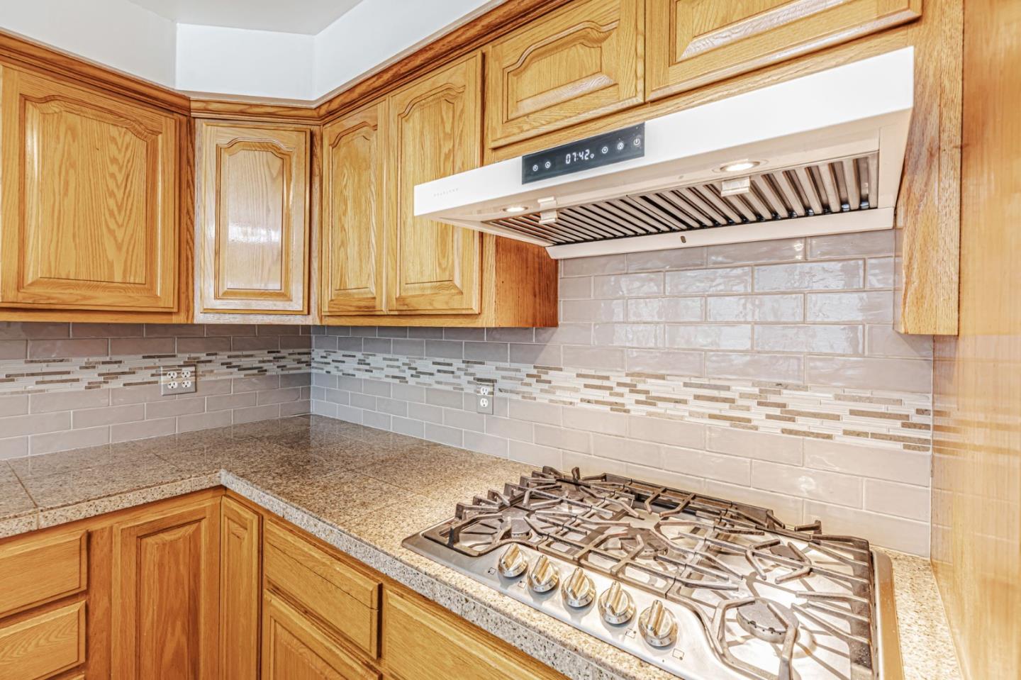 Detail Gallery Image 12 of 47 For 1711 Valley View Rd, Hollister,  CA 95023 - 2 Beds | 1/1 Baths