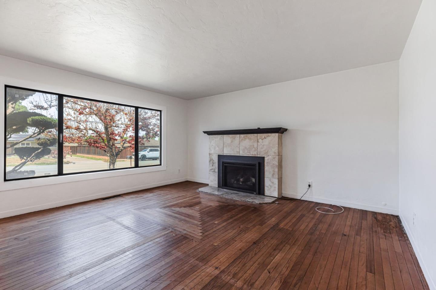 Detail Gallery Image 6 of 47 For 1711 Valley View Rd, Hollister,  CA 95023 - 2 Beds | 1/1 Baths