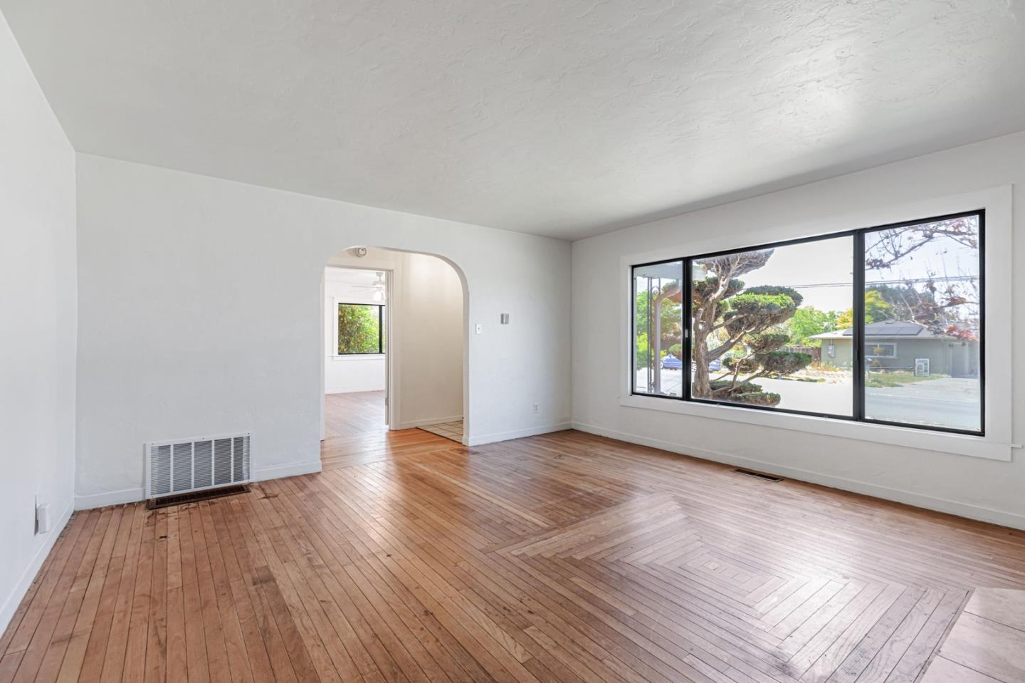 Detail Gallery Image 8 of 47 For 1711 Valley View Rd, Hollister,  CA 95023 - 2 Beds | 1/1 Baths