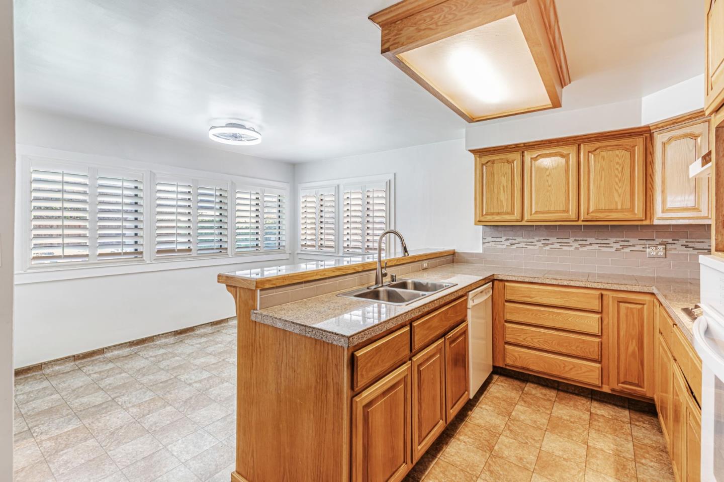 Detail Gallery Image 9 of 47 For 1711 Valley View Rd, Hollister,  CA 95023 - 2 Beds | 1/1 Baths