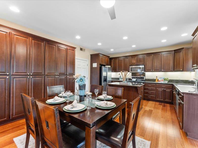 Detail Gallery Image 10 of 38 For 5332 Shenado Ln, San Jose,  CA 95136 - 4 Beds | 3 Baths
