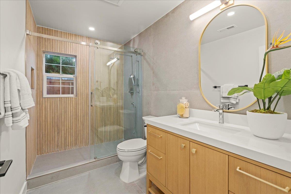 Detail Gallery Image 15 of 34 For 880 Las Palmas Dr, Santa Clara,  CA 95051 - 4 Beds | 3 Baths