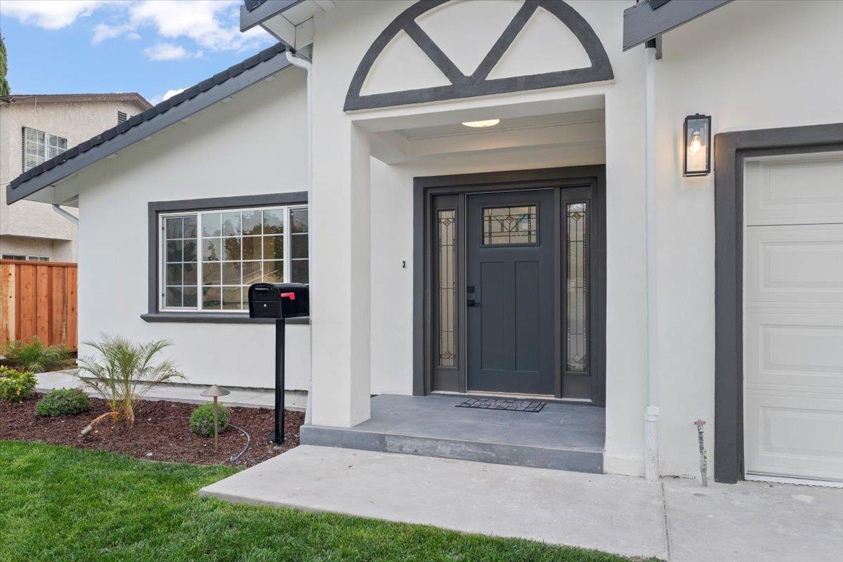 Detail Gallery Image 2 of 34 For 880 Las Palmas Dr, Santa Clara,  CA 95051 - 4 Beds | 3 Baths