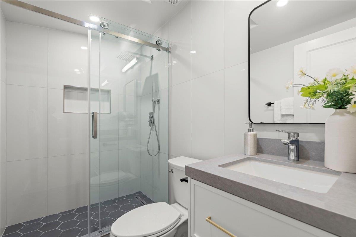 Detail Gallery Image 22 of 34 For 880 Las Palmas Dr, Santa Clara,  CA 95051 - 4 Beds | 3 Baths