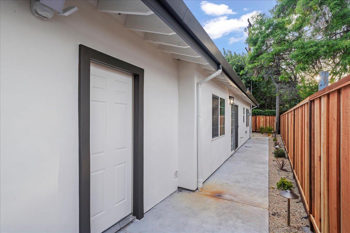 Detail Gallery Image 23 of 34 For 880 Las Palmas Dr, Santa Clara,  CA 95051 - 4 Beds | 3 Baths