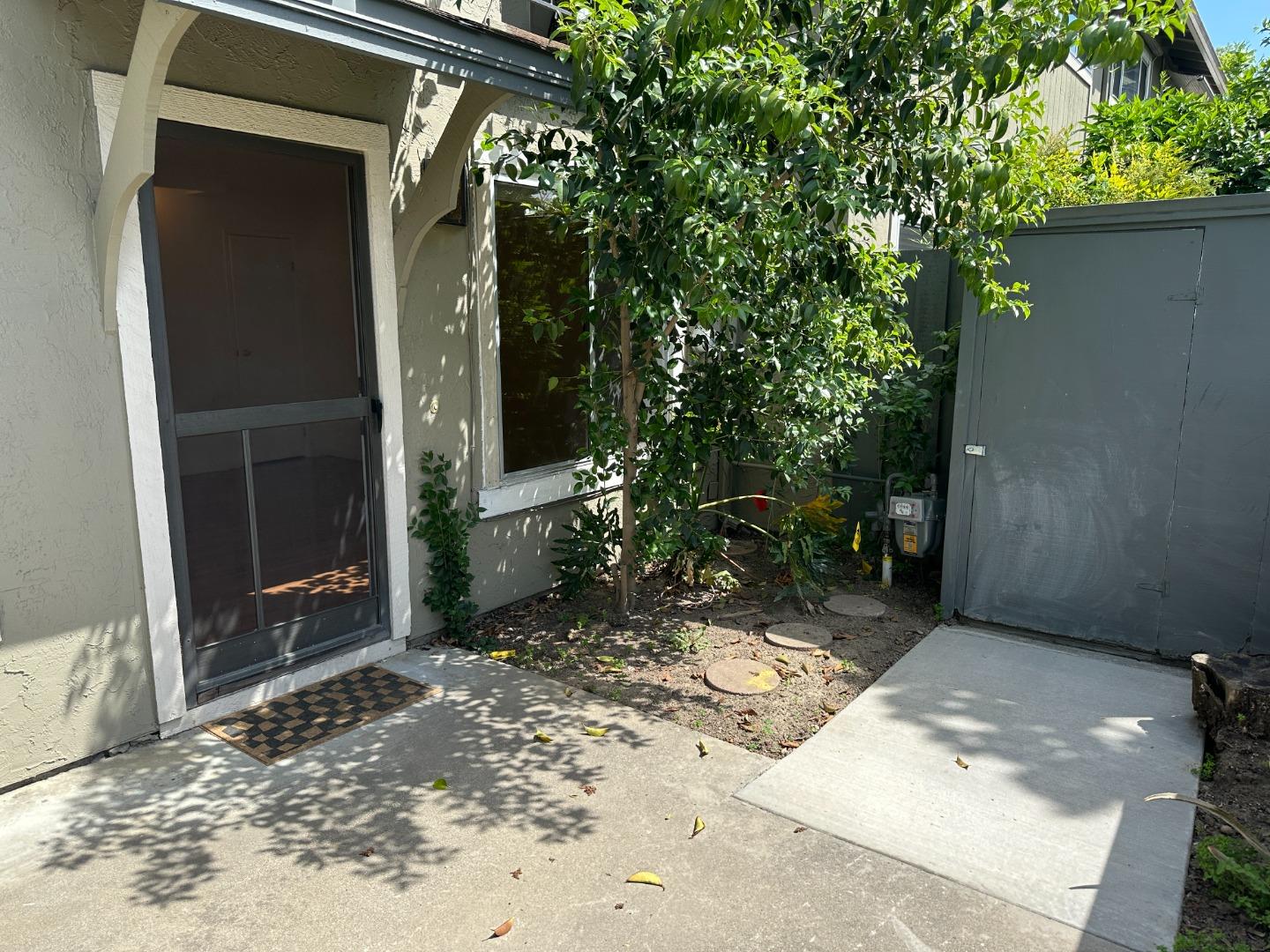 Detail Gallery Image 12 of 14 For 4685 Persimmon Pl, San Jose,  CA 95129 - 3 Beds | 1/1 Baths