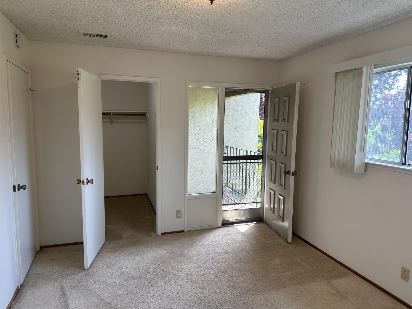 Detail Gallery Image 6 of 14 For 4685 Persimmon Pl, San Jose,  CA 95129 - 3 Beds | 1/1 Baths