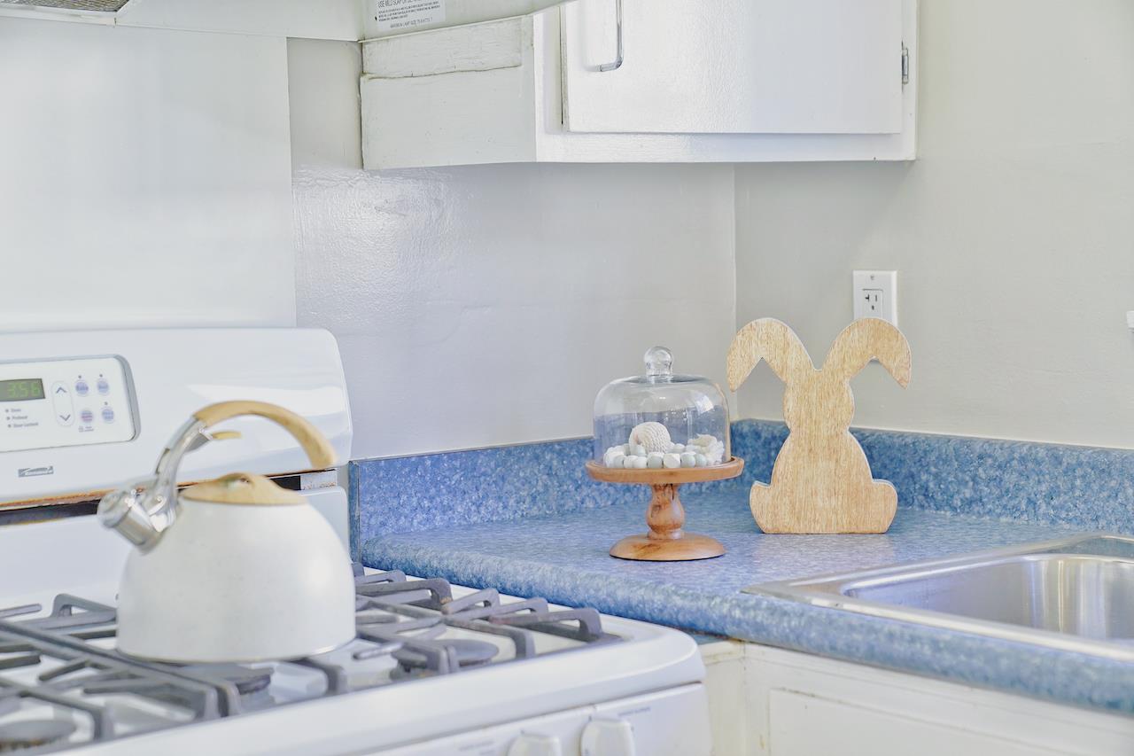 Detail Gallery Image 13 of 33 For 335 Grove St, Half Moon Bay,  CA 94019 - 3 Beds | 2 Baths