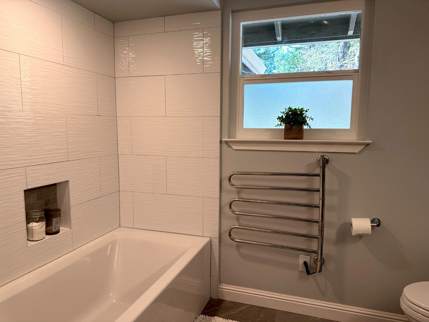 Detail Gallery Image 15 of 28 For 24705 Santa Cruz Hwy, Los Gatos,  CA 95033 - 4 Beds | 3/1 Baths
