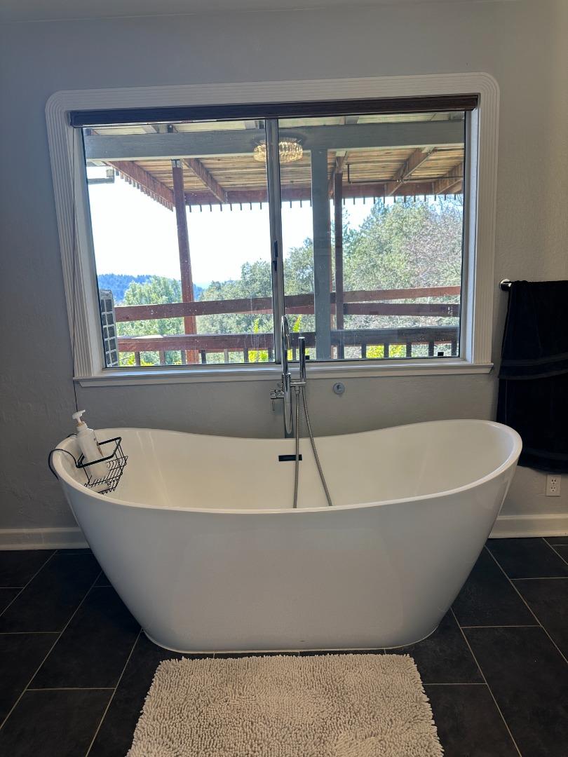 Detail Gallery Image 24 of 28 For 24705 Santa Cruz Hwy, Los Gatos,  CA 95033 - 4 Beds | 3/1 Baths