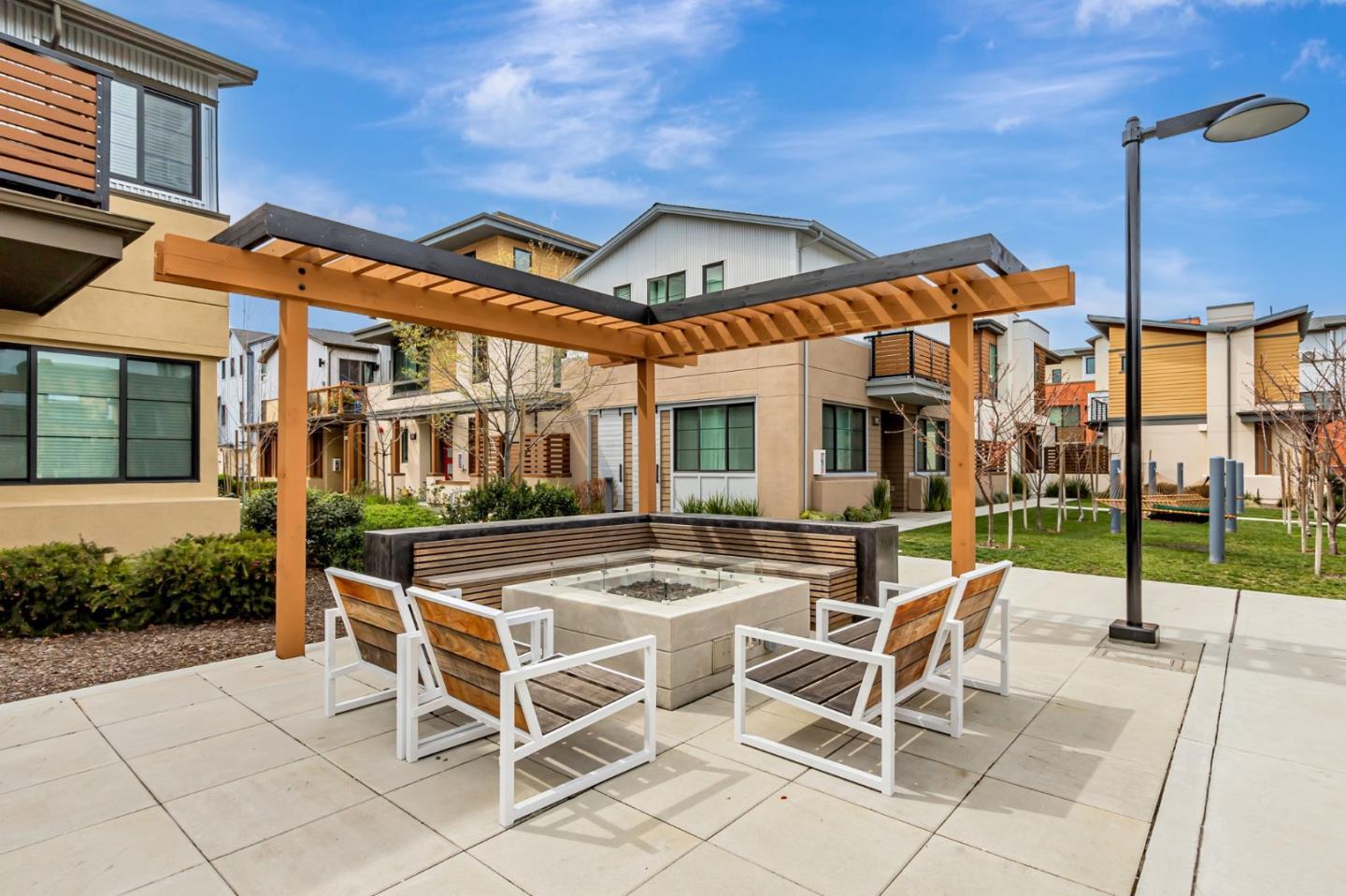 Detail Gallery Image 33 of 40 For 16009 Bartlett Ct, Los Gatos,  CA 95032 - 2 Beds | 2 Baths