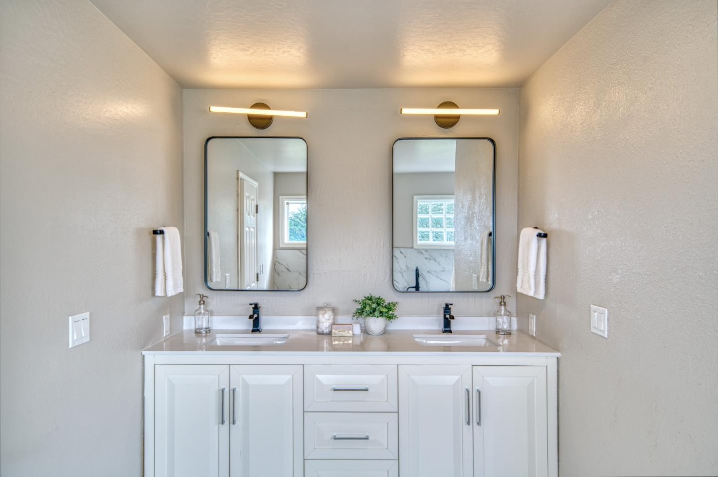 Detail Gallery Image 32 of 70 For 770 Alta Vista Rd, Montara,  CA 94037 - 6 Beds | 5/1 Baths