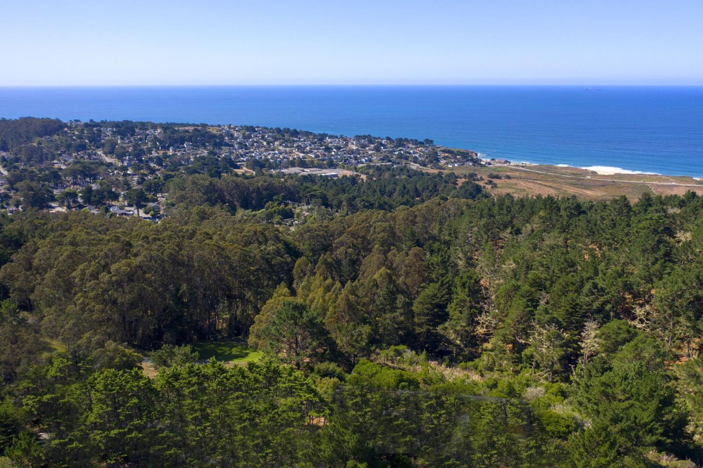 Detail Gallery Image 4 of 70 For 770 Alta Vista Rd, Montara,  CA 94037 - 6 Beds | 5/1 Baths